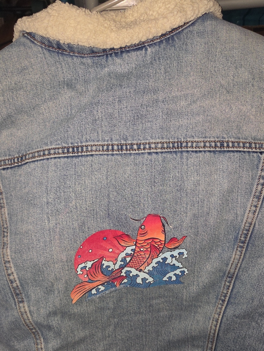 Levi's Sherpa Trucker Jacket Japanese-inspired koi fish jumping Men Large